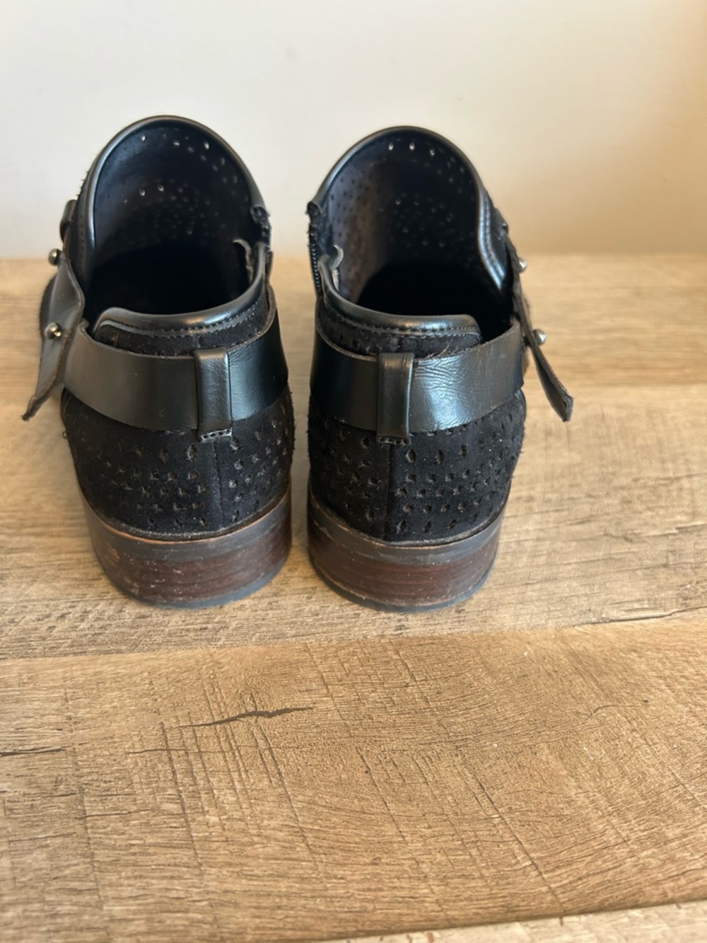 Franco Sarto Sz 7 Rogue Black Perforated Suede Buckle Shooties Zipper Adjustable - Picture 6 of 12